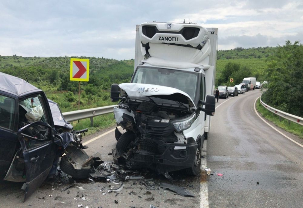 Accident provocat de un șofer băut și fără permis