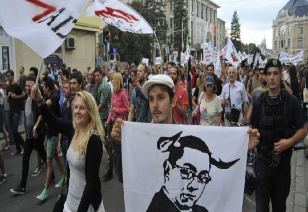 CULISELE STATULUI PARALEL. „Aurul de la Roșia Montană, miza stăpânilor lumii”