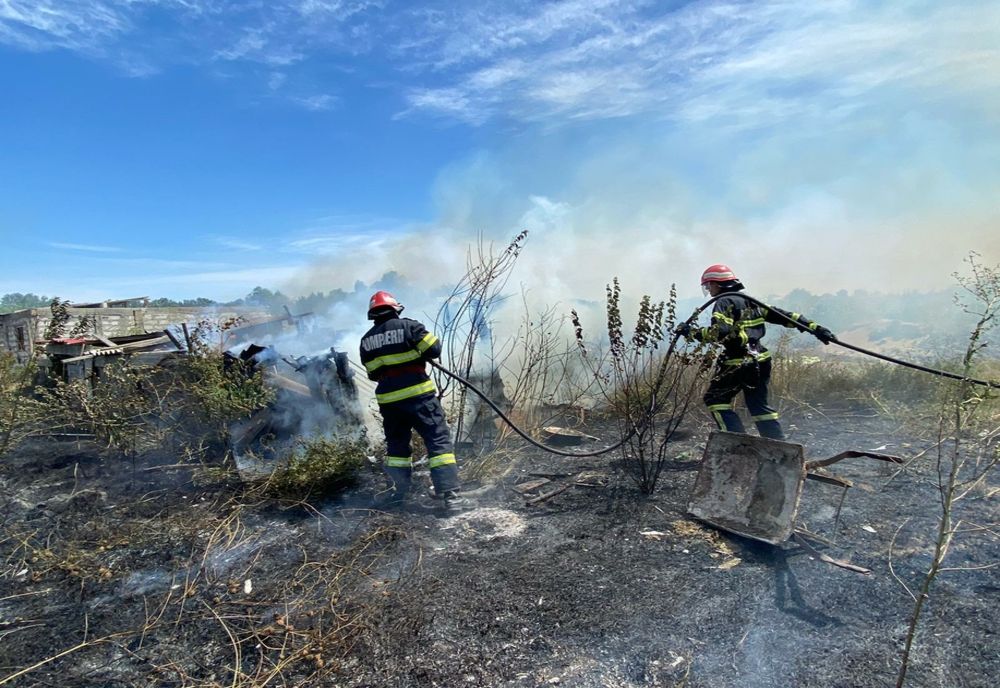FOTO VIDEO O nouă zi de foc pentru pompierii tulceni