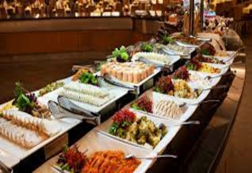 Ce se întâmplă cu mâncarea rămasă la ALL INCLUSIVE. Dezvăluirile şoc ale unui bucătar-şef