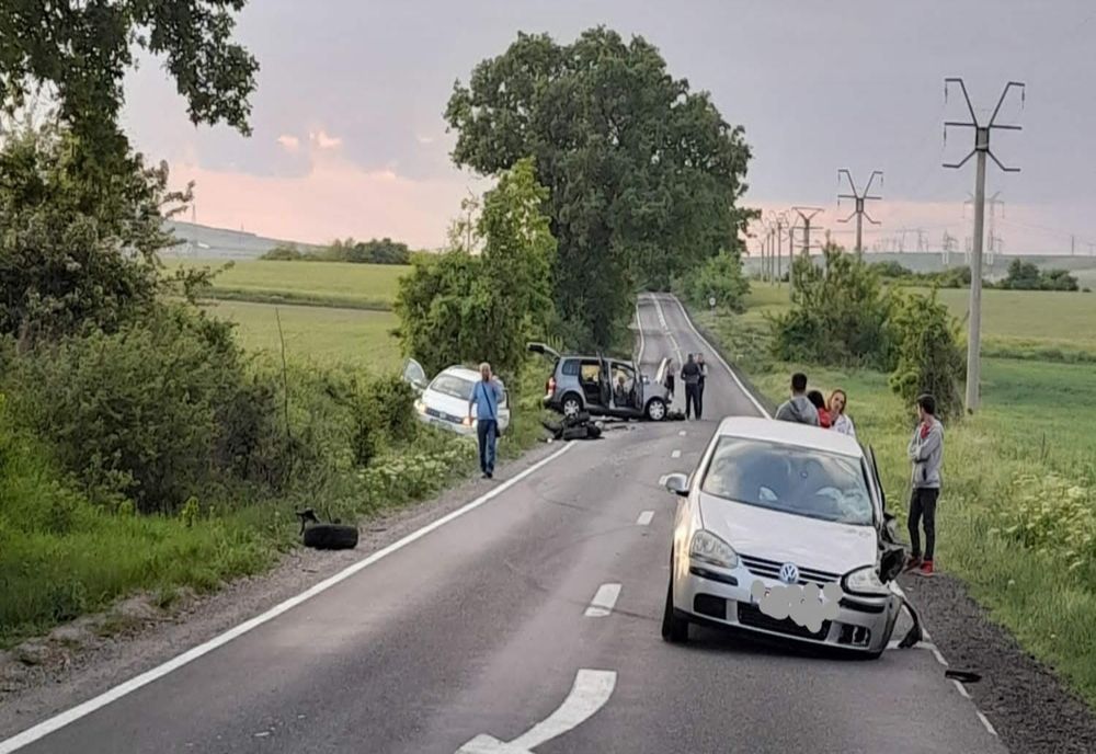 Accident  pe DN22 cu trei mașini . O victimă transportată la spital