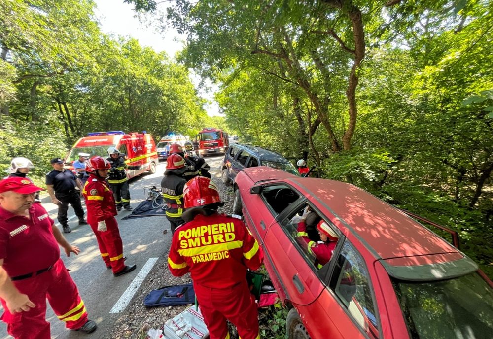FOTO VIDEO Atenție, EXERCIȚIU! Accident, incendiu și acțiuni de  salvare