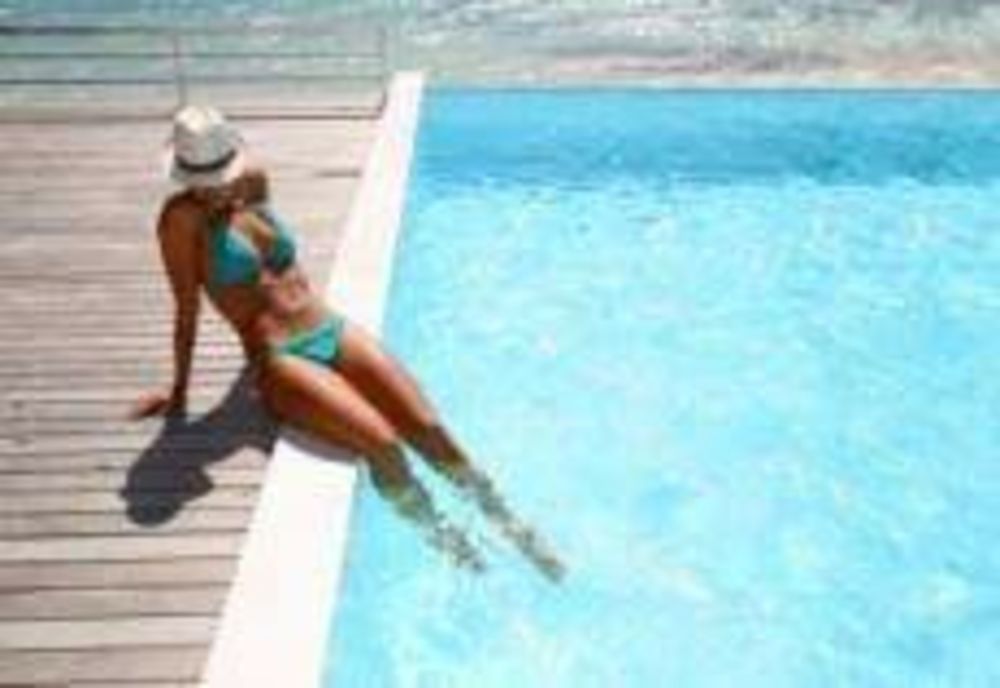 Află ce boli poţi lua de la piscină. Vezi recomandările medicilor