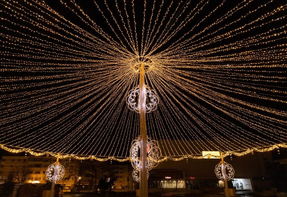 Iluminat festiv pentru sărbători în vreme de criză