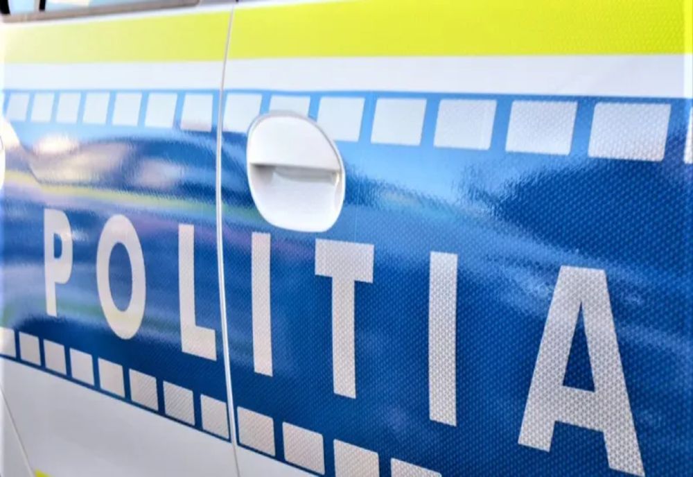 Autoturism răsturnat pe DN22. Trei victime