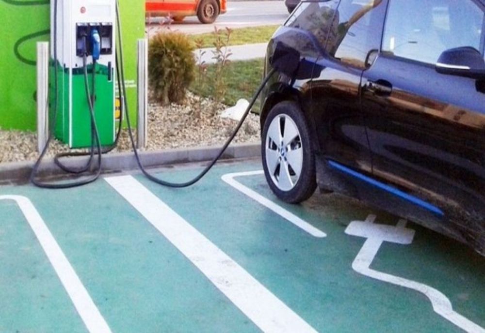 Românii au prins gustul mașinilor „verzi”.Motoarele diesel, în cădere liberă