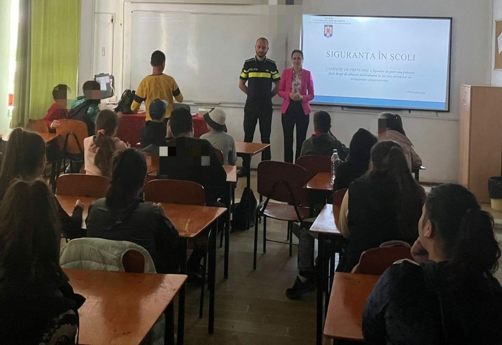 Bullying-ul și delincvența juvenilă, discutate de polițiști cu elevii