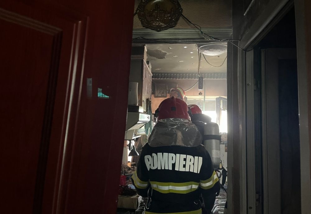 Incendiu de la o candelă uitată aprinsă într-un apartament din Tulcea