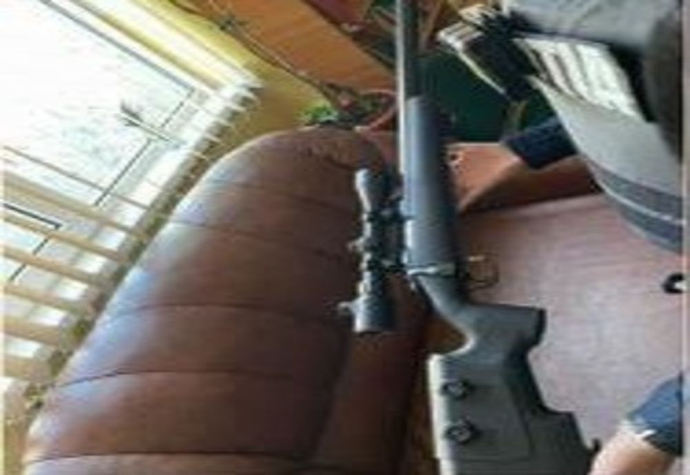 La 7 ani a venit cu o armă la școală