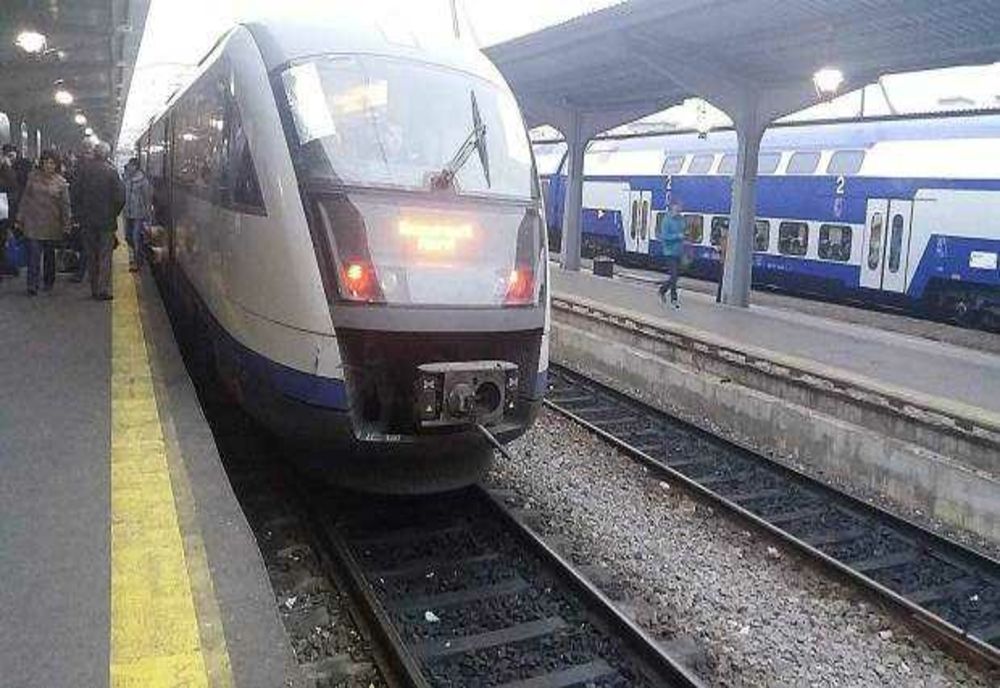 LA BUCUREȘTI ESTE PREZENTAT PRIMUL TREN PRODUS INTEGRAL ÎN ROMÂNIA DUPĂ MAI BINE DE OPT DECENII