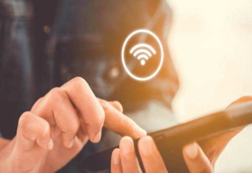 ANCOM: VITEZA MEDIE DE DOWNLOAD A AJUNS, ÎN 2024, LA 446 MBPS PENTRU INTERNETUL FIX ŞI LA 58 MBPS PENTRU MOBIL