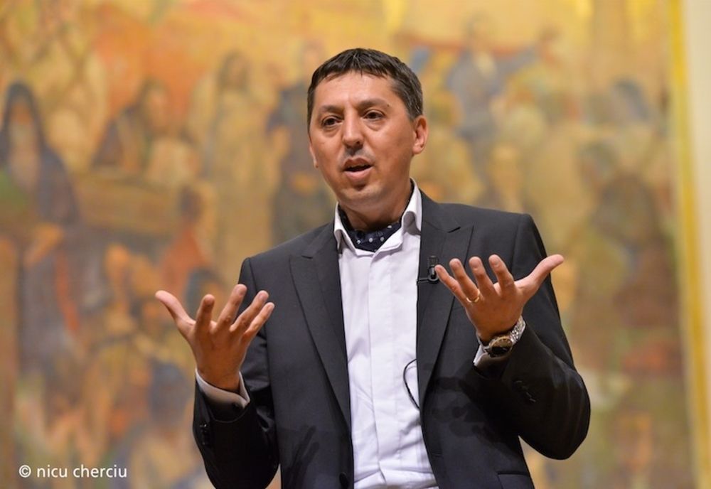 ZI DE FOC ÎN PARLAMENT: AUR ÎNCEARCĂ SĂ-L TRIMITĂ ACASĂ PE MINISTRUL EDUCAȚIEI