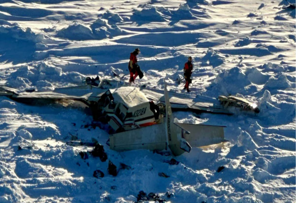 EPAVA AVIONULUI DISPĂRUT ÎN ALASKA A FOST GĂSITĂ. NU EXISTĂ NICI UN SUPRAVIEȚUITOR