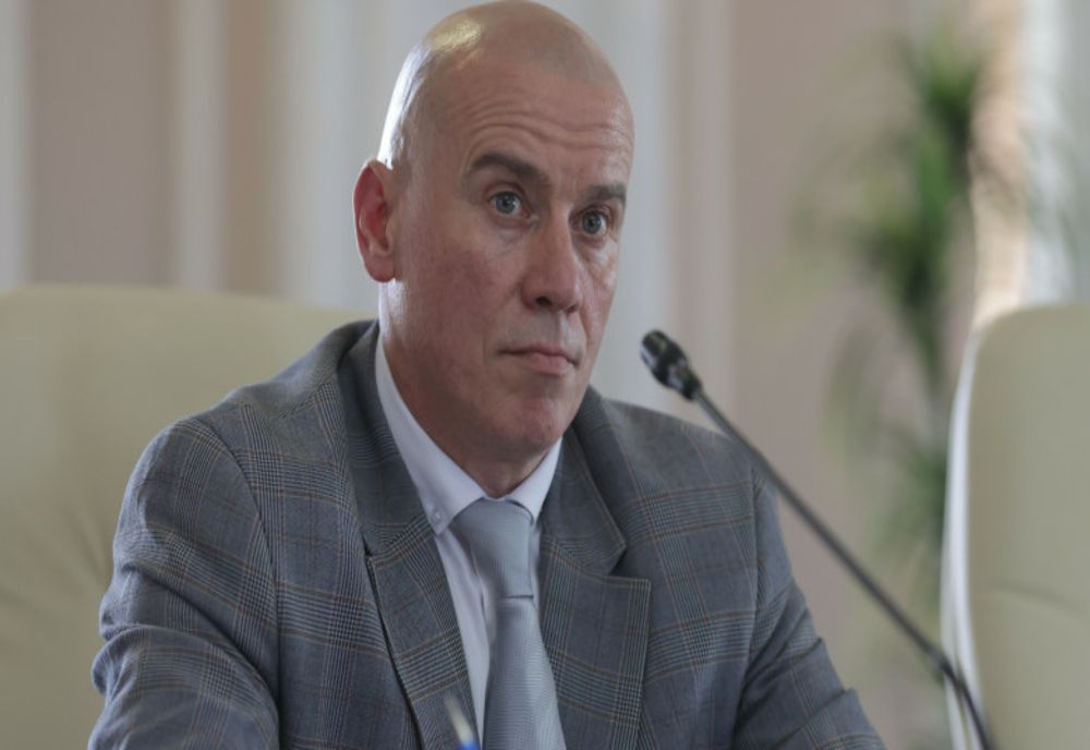 MINISTRUL CULTURII: TĂIEREA SPORURILOR „OTOVA” E LA FEL DE FRUSTRANTĂ CA ACORDAREA LOR LA GRĂMADĂ