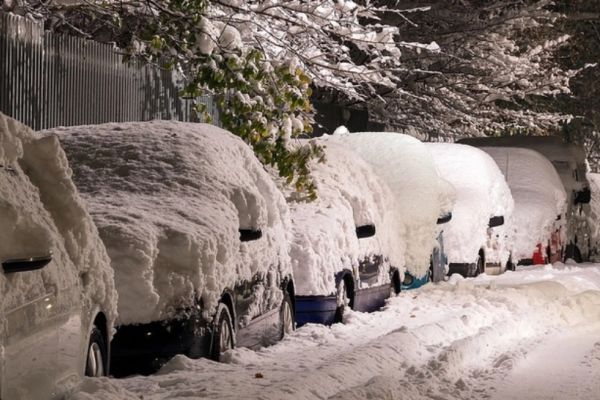 România sub zăpezi. Intervenții de urgență în 7 județe pentru salvarea persoanelor înzăpezite și refacerea rețelei electrice