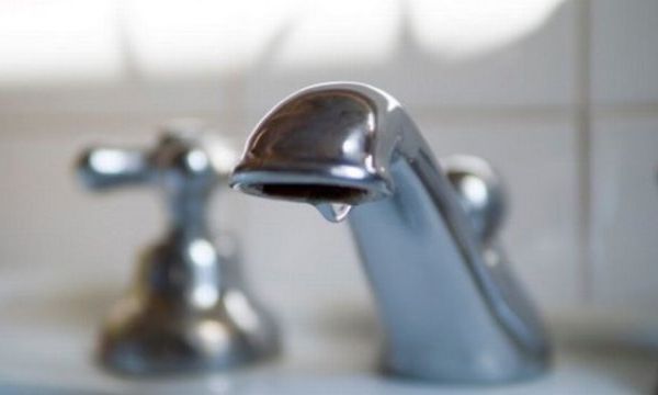 Șase asociații de proprietari au rămas fără apă potabilă din cauza datoriilor