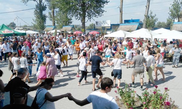 Începe "Festivalul Borșului de Pește al Deltei Dunării", la Crișan