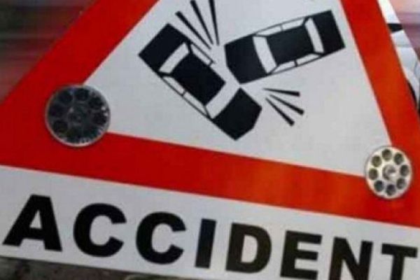 Accident la Somova! Doi răniți și o mașină răsturnată