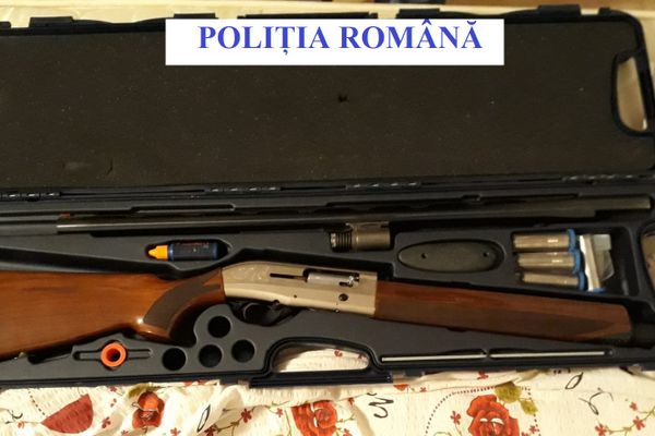 Dosar penal pentru contrabandă calificată și nerespectarea regimului armelor și munițiilor