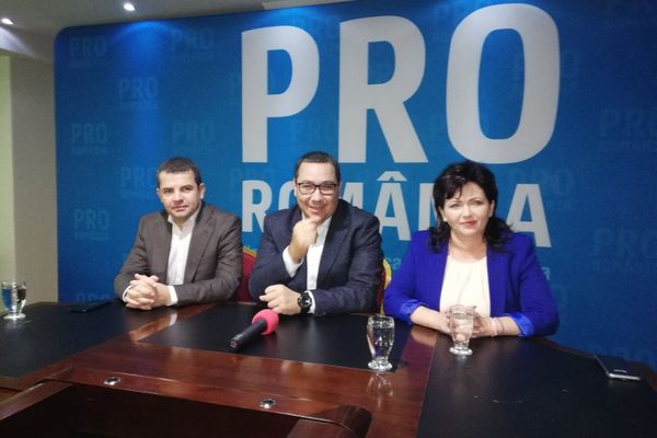 Ştefana Zibileanu a făcut pasul către partidul lui Ponta. Oficial, cu 50 de membri PNL după ea!