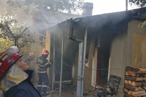 Incendiu provocat de... o baie lipovenesacă