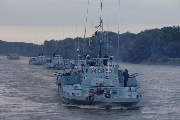 Marina militară face exerciții pe Dunăre, cu muniție reală