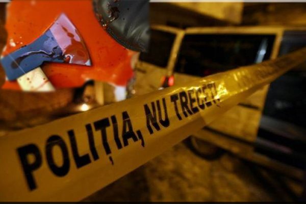 Carnagiu la Sarichioi. Un bolnav psihic şi-a omorât mama cu toporul!