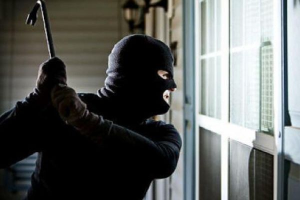 Jaf la STP. Hoţii au fugit cu banii de salarii. În jur de 200 de mii de lei. S-a operat "la pont"!