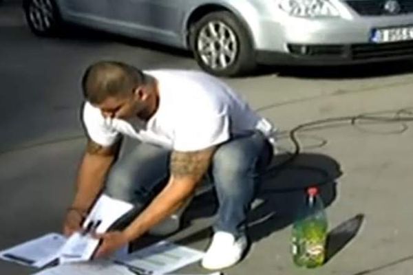 Polițiștii au folosit armamentul din dotare pentru a opri un "șofer" fără permis care nu a oprit la semnal