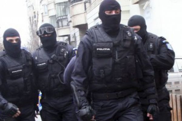 Au furat în Austria și au fost arestați la Tulcea. Acum sunt în arest și așteaptă extrădarea