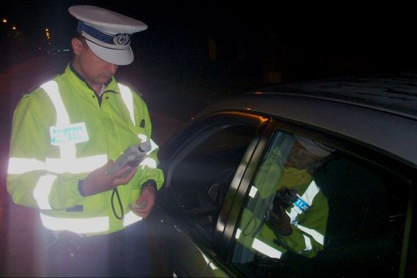 Peste 300 de poliţişti vor fi la datorie în noaptea de Anul Nou