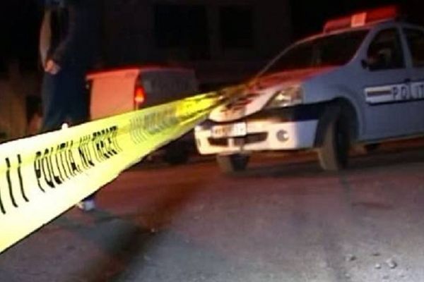 Un căruțaș a fost calcat de două mașini, în timp ce traversa în fugă DN 22. Omul a murit pe loc