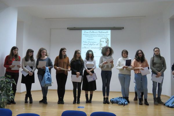 „Mihai Eminescu, omul deplin al culturii românești“, simpozion la Biblioteca Județeană