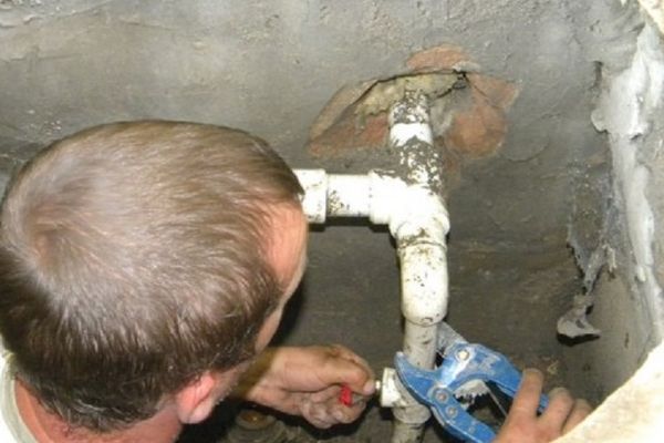 Aquaserv continuă campania de debranşare a datornicilor