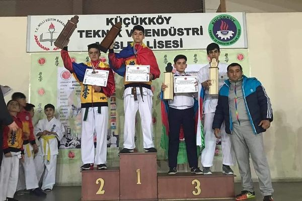 Vlad a adus aurul înapoi de la turci!