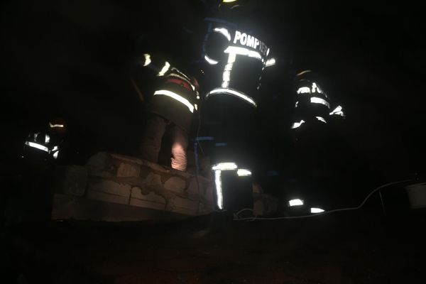 Incendiu în municipiu. O casă a fost salvată la timp de pompieri