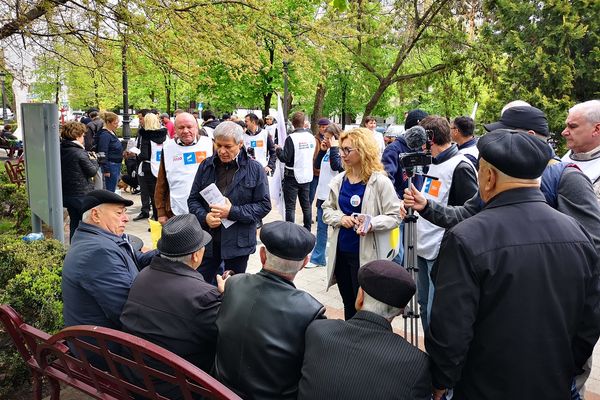 Caravana candidaţilor Alianţei 2020 USR PLUS la alegerile europarlamentare a fost la Tulcea