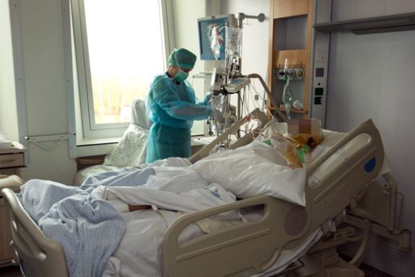 Vești bune! Madalina, tânăra cu arsuri grave, este pe mâini bune la spitalul Militar din Bruxelles