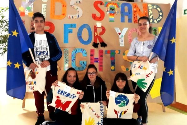 Accident la pod Cataloi! Patru răniţi - două femei şi doi copii