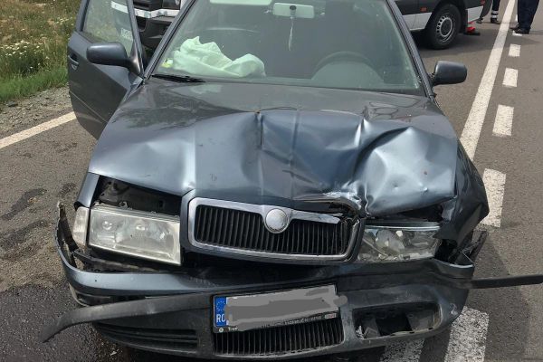 Accident pe DN22, aproape de intersecţia cu Rândunica. O tânără a fost rănită și a ajuns la spital