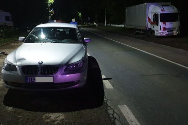 Un tânăr a fost accidentat la Topolog. Practic, a sărit în fața mașinii, în încercarea de a traversa