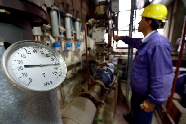 Energoterm are de încasat de la populaţie 11 milioane de lei. La iarnă tulcenii se vor încălzi... cu plapuma!