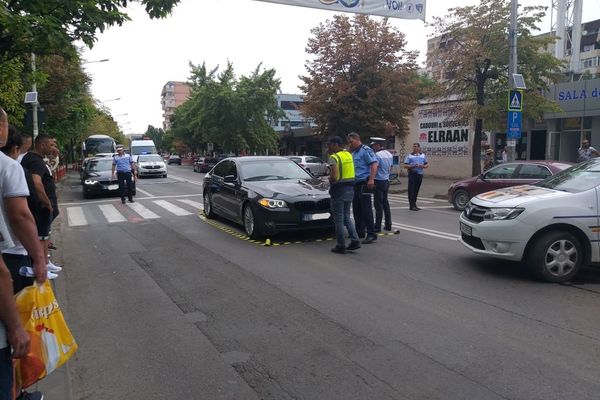 Tânără de 15 ani lovită de un şofer neatent pe trecerea de pietoni
