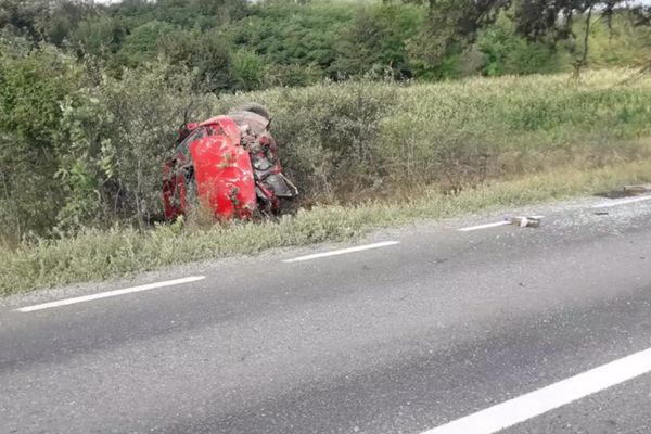 S-a dat peste cap cu maşina între Somova şi Niculiţel. În maşină mirosea a alcool