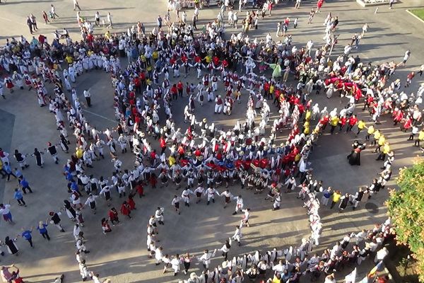 Trafic rutier restricţionat la deschiderea festivalului "Peştişorul de aur"