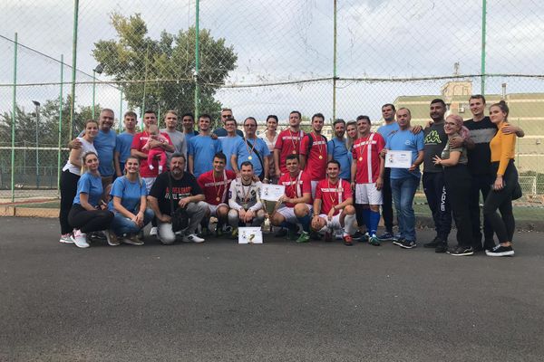 Dansatorii de la Baladele Deltei sunt campioni și la fotbal