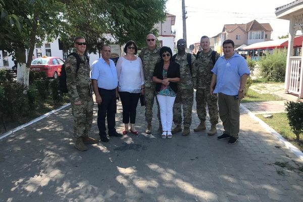 Medici militari din SUA şi România în misiune comună umanitară în Delta Dunării