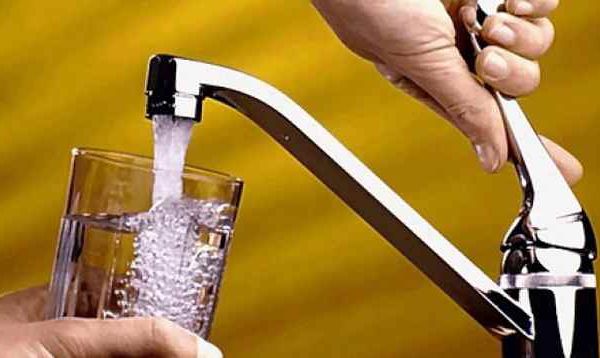 De mâine se scumpeşte apa potabilă şi canalizarea !