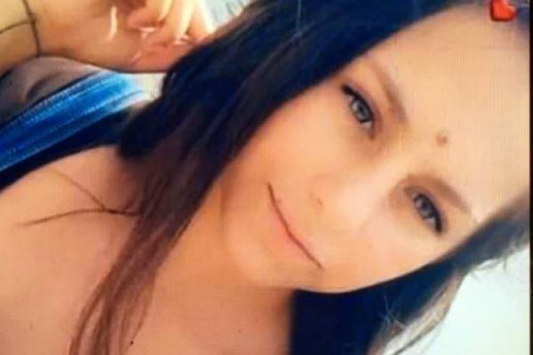 Hoţ prins la scurt timp după ce a furat din magazin alcool şi delicatese