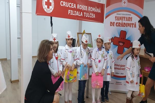 Prima ediţie a Concursului „Sanitari de grădiniță”!